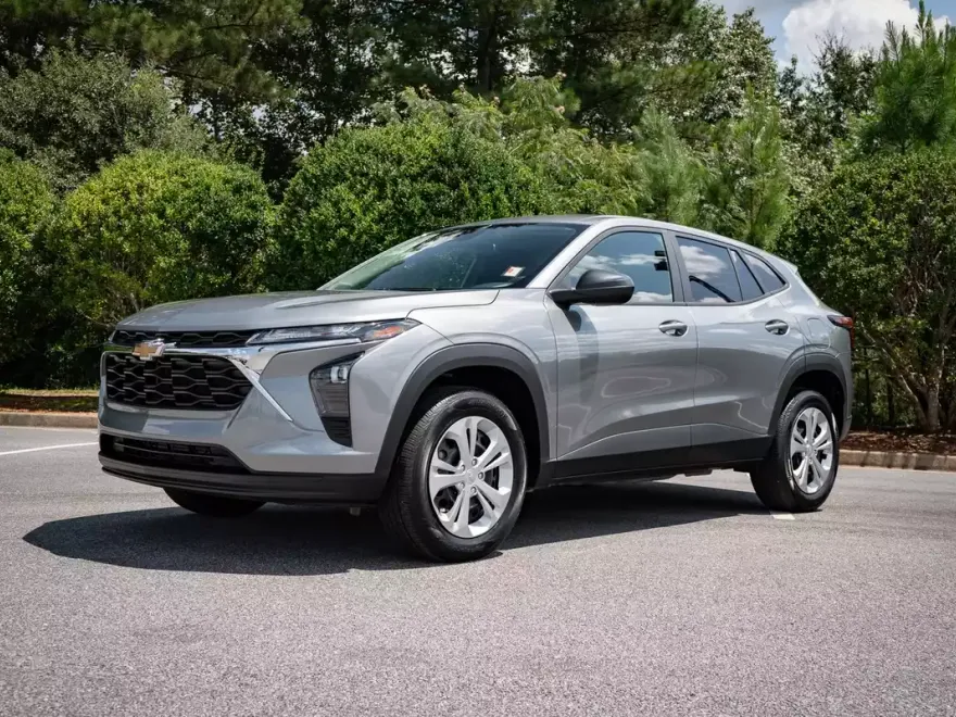 2024 Chevrolet Trax LS photo 1