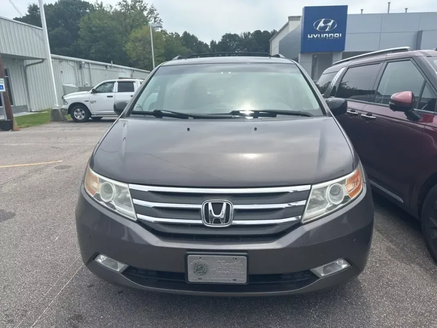 2012 Honda Odyssey Touring photo 1