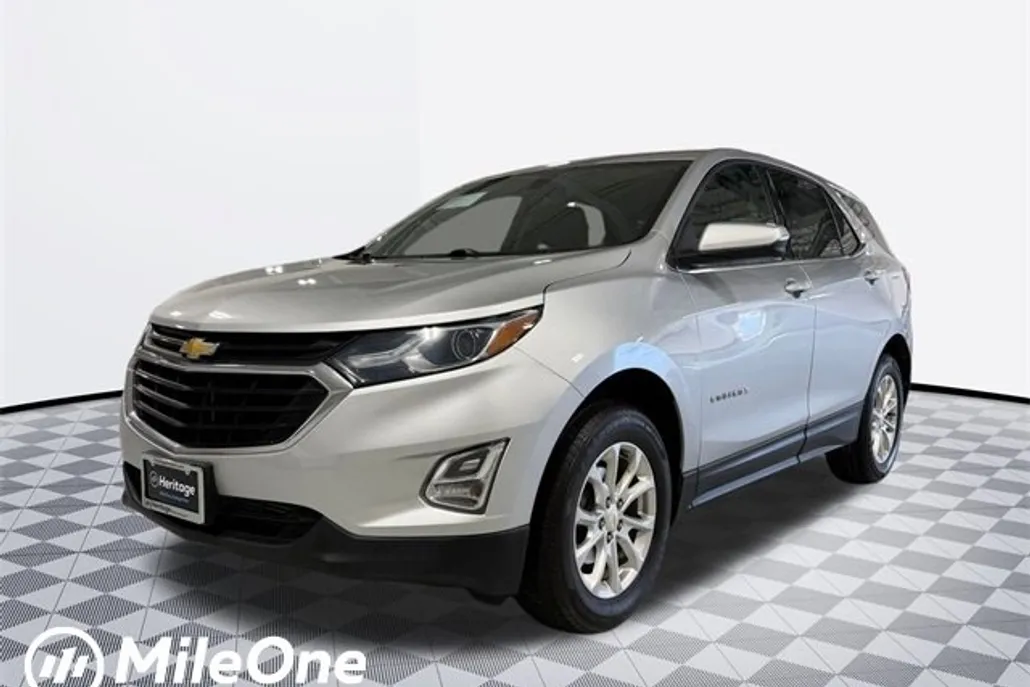 2018 Chevrolet Equinox LT photo 1