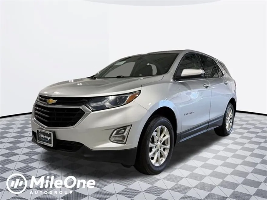 2018 Chevrolet Equinox LT photo 1