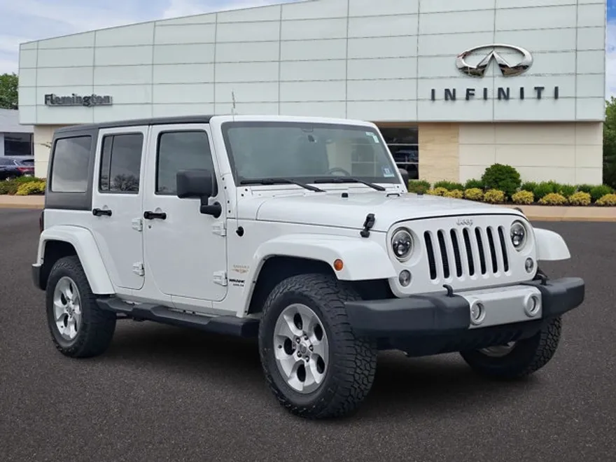 2014 Jeep Wrangler Unlimited Sahara photo 1