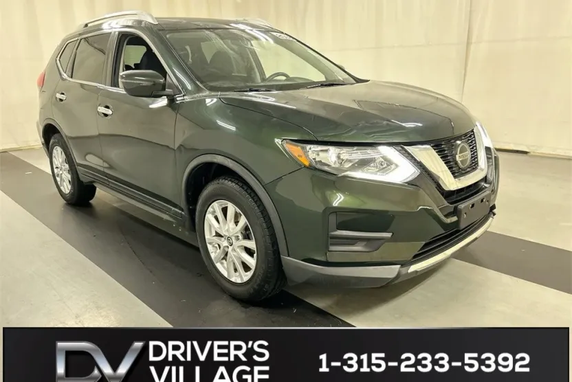 2018 Nissan Rogue SV photo 1