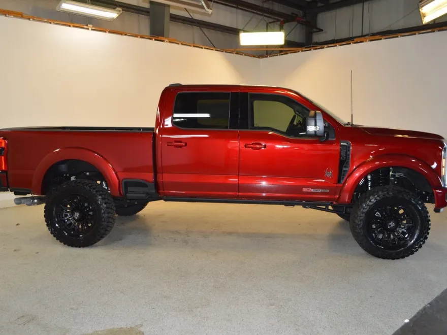 2025 Ford F-250 photo 2