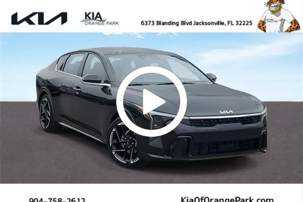 2025 Kia K4 GT-Line photo 1