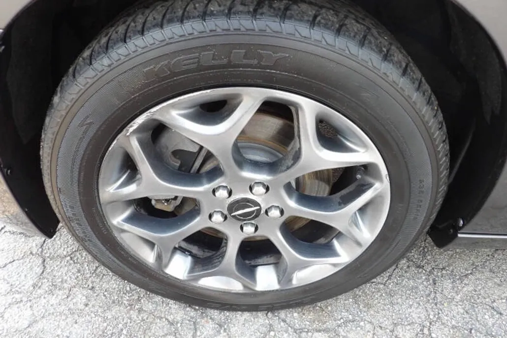 2016 Chrysler 300 S photo 1