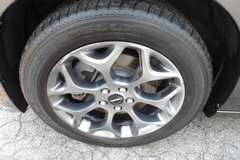 2016 Chrysler 300 S photo 1