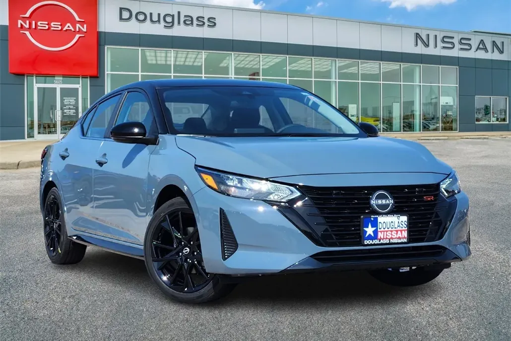 2025 Nissan Sentra SR photo 1