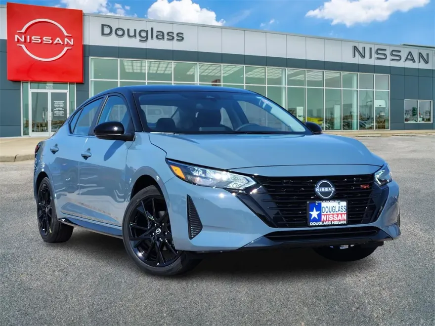 2025 Nissan Sentra SR photo 1