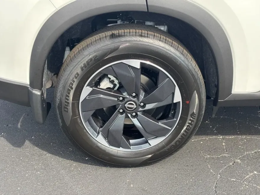 2026 Nissan Rogue SV photo 1
