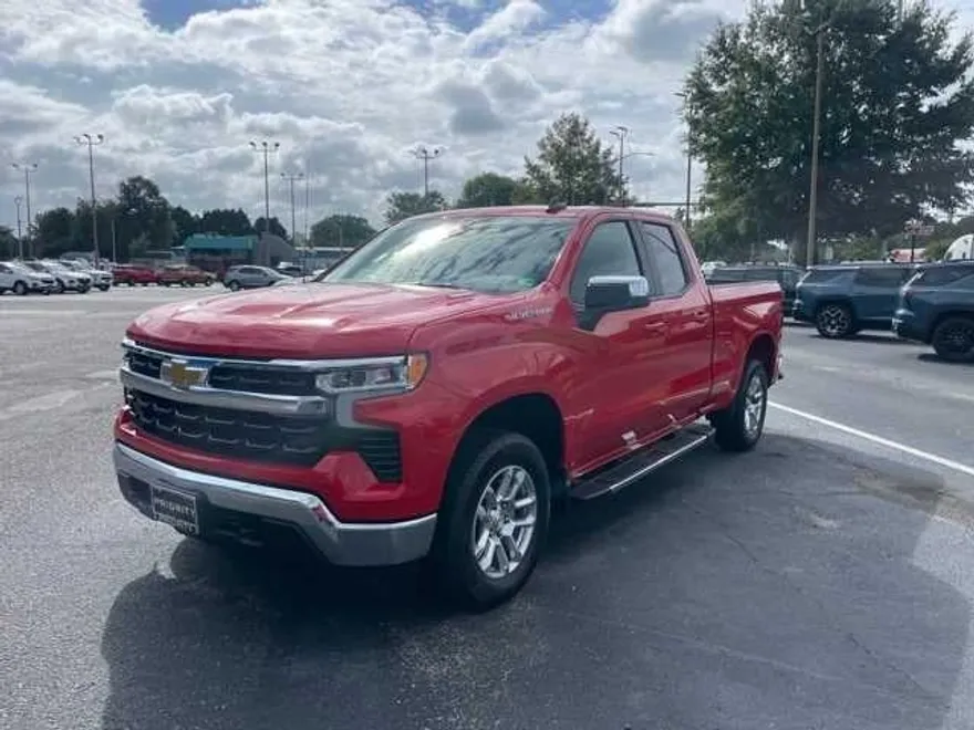 2026 Chevrolet Silverado 1500 LT photo 1