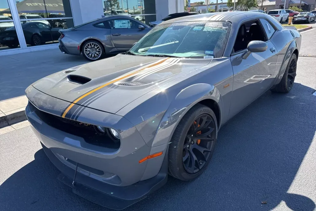 2023 Dodge Challenger R/T Scat Pack Widebody photo 1
