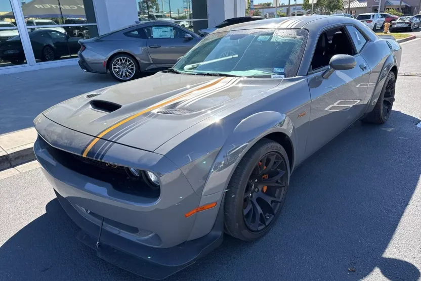 2023 Dodge Challenger R/T Scat Pack Widebody photo 1
