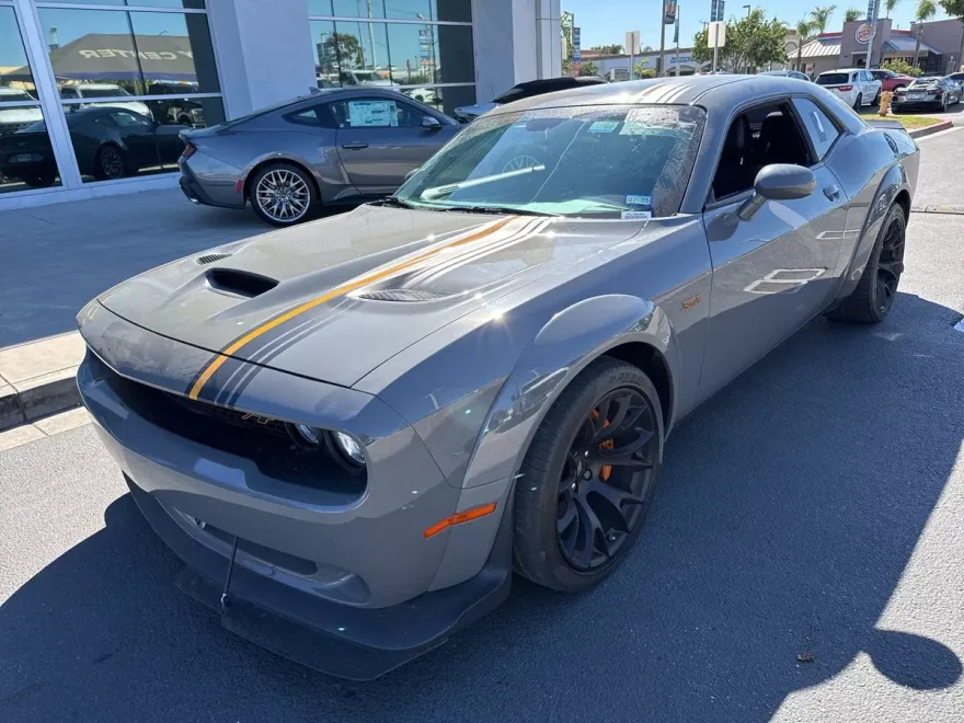 2023 Dodge Challenger R/T Scat Pack Widebody photo 1