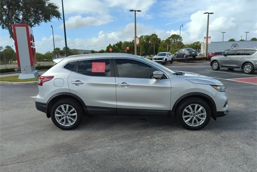 2022 Nissan Rogue Sport SV photo 1