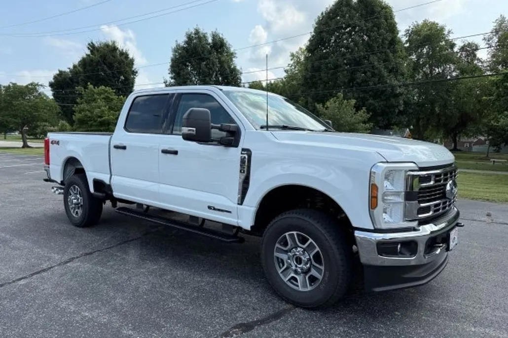 2025 Ford F-350 photo 1