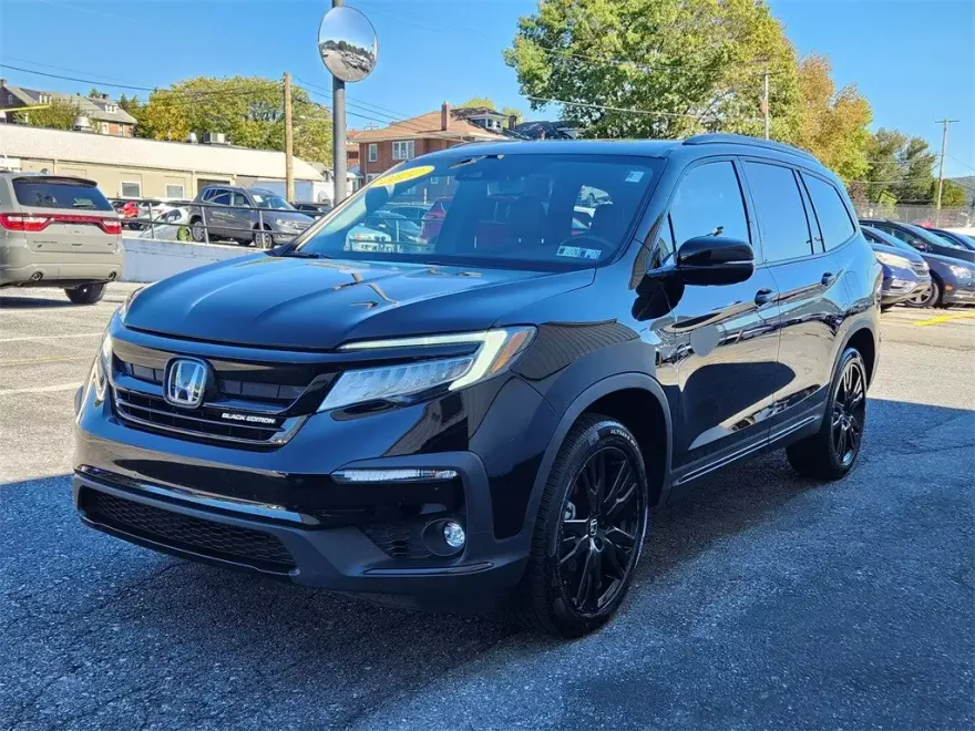 2022 Honda Pilot Black Edition photo 1