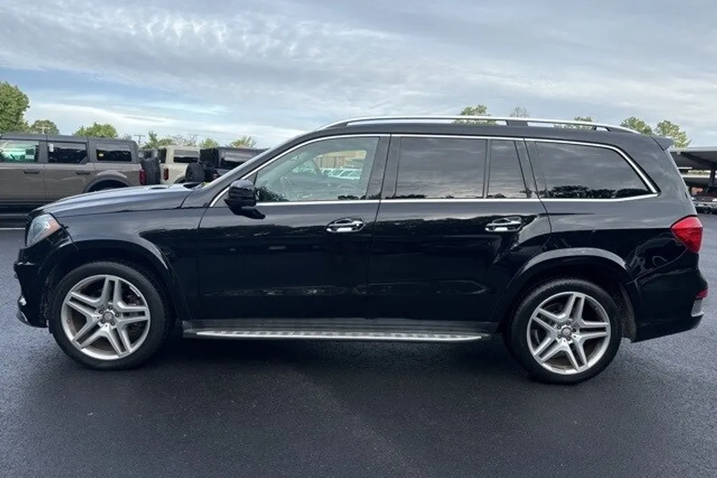 2016 Mercedes Benz GL 550 photo 1