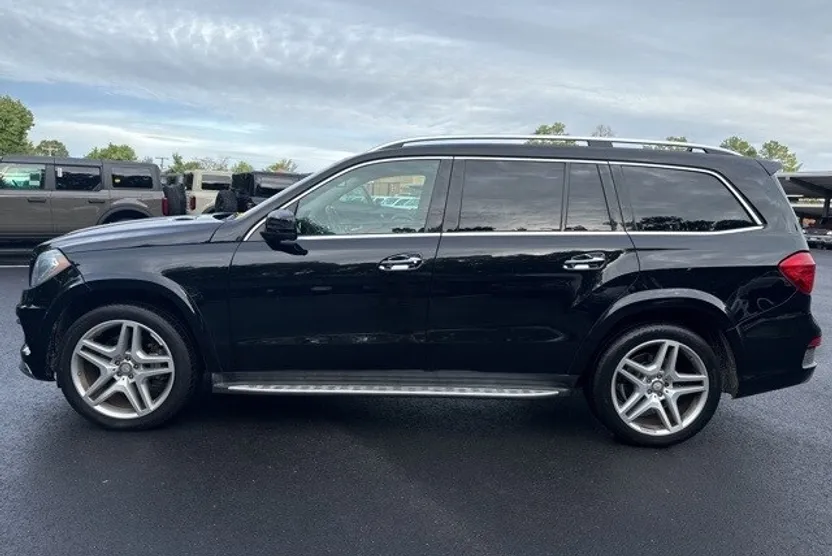 2016 Mercedes Benz GL 550 photo 1