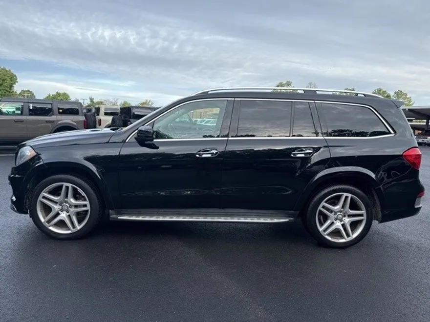 2016 Mercedes Benz GL 550 photo 1