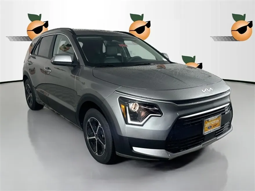 2025 Kia Niro EX photo 1