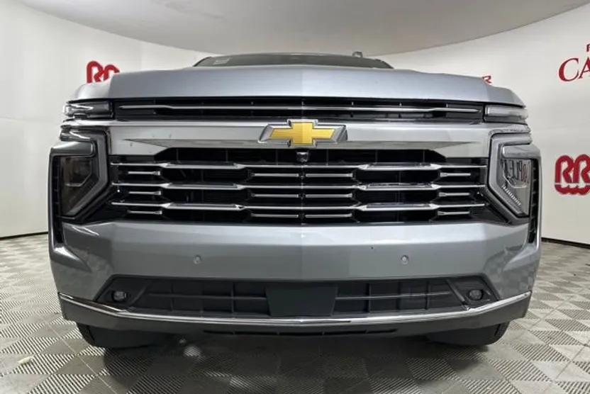2025 Chevrolet Suburban Premier photo 1