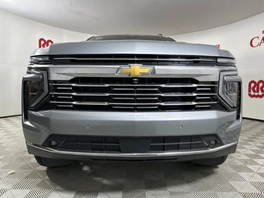 2025 Chevrolet Suburban Premier photo 1