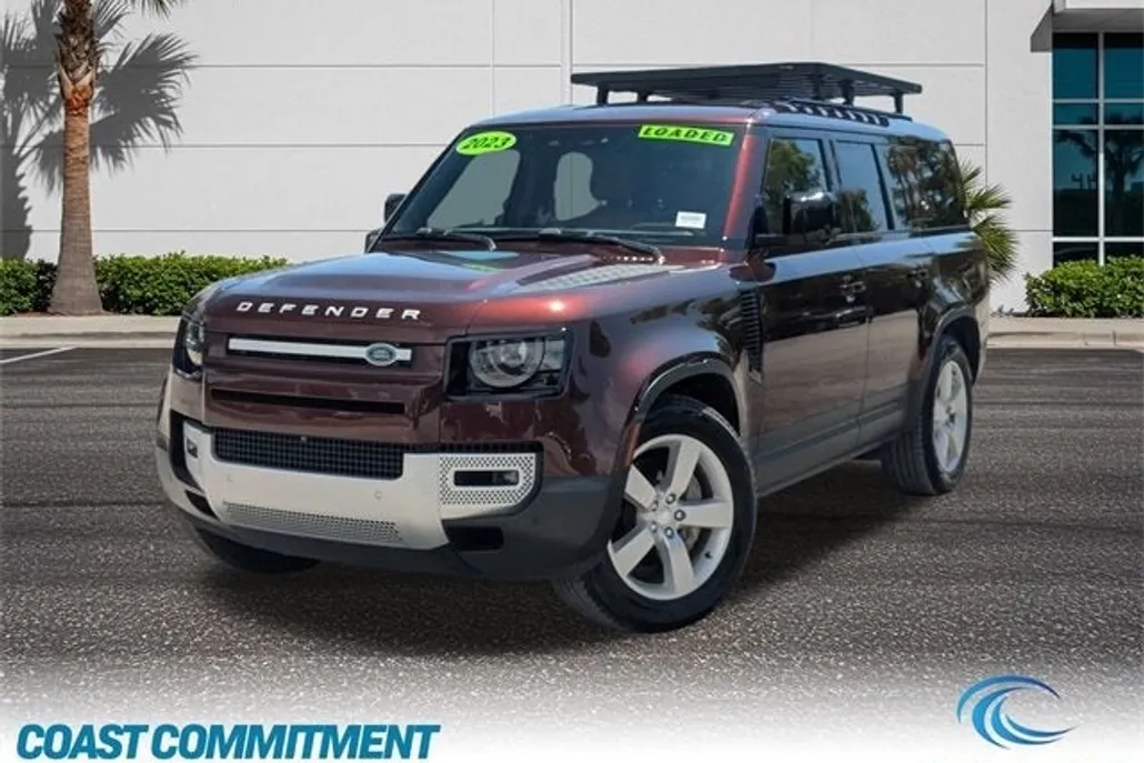 2023 Land Rover Defender 130 SE photo 1