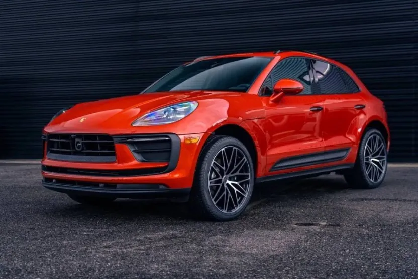 2025 Porsche Macan Base photo 1
