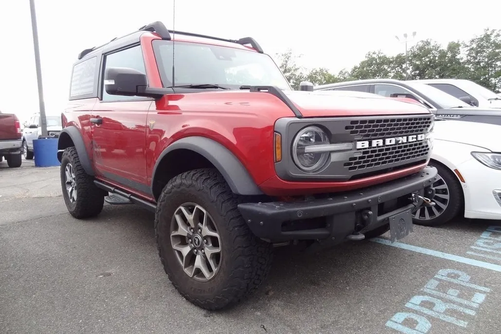 2022 Ford Bronco Badlands photo 1