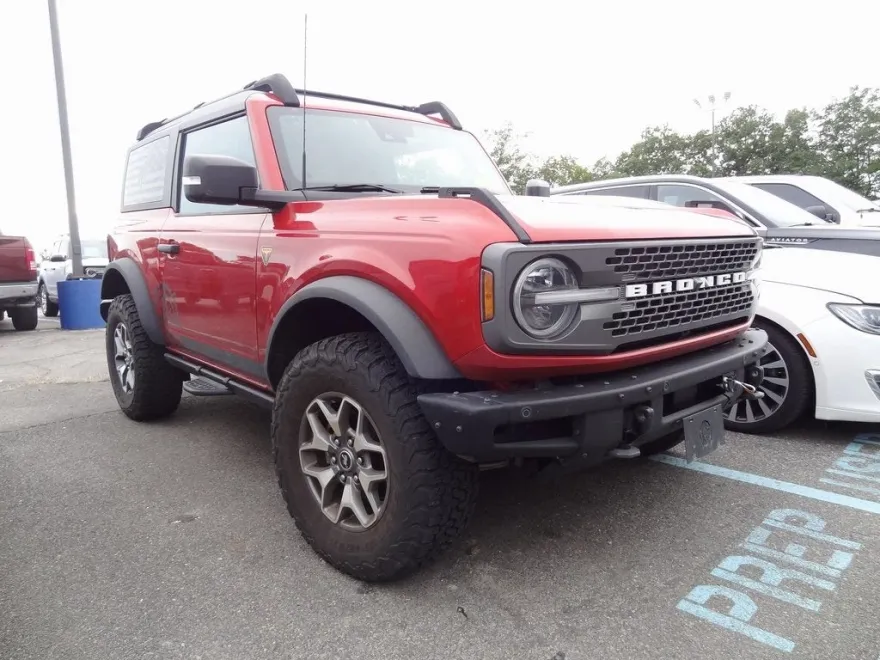2022 Ford Bronco Badlands photo 1