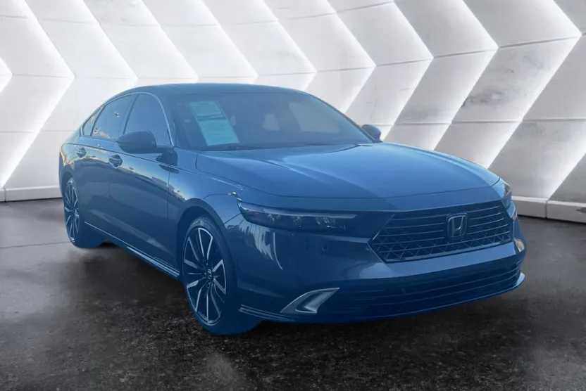 2024 Honda Accord Hybrid Touring photo 1