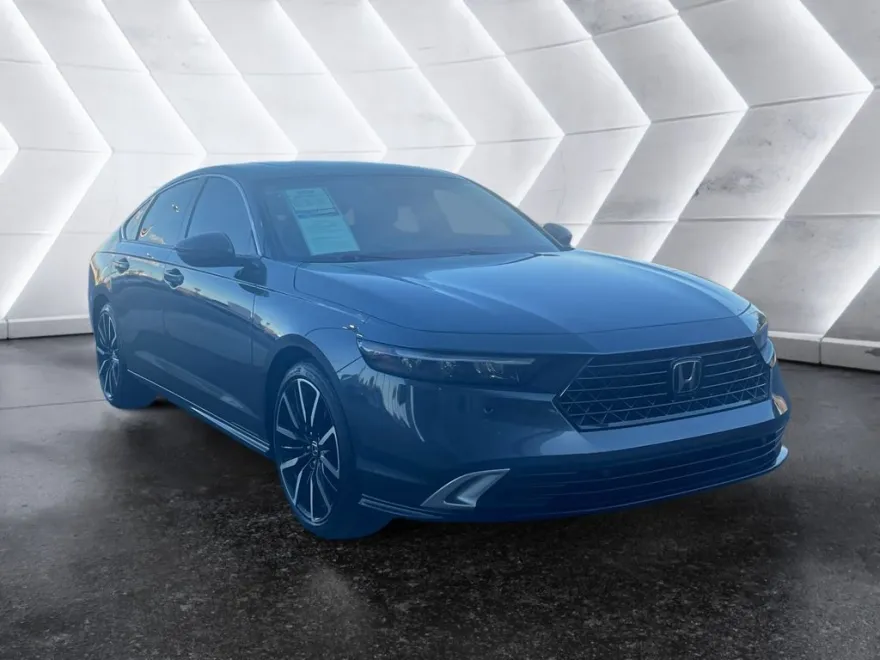 2024 Honda Accord Hybrid Touring photo 1
