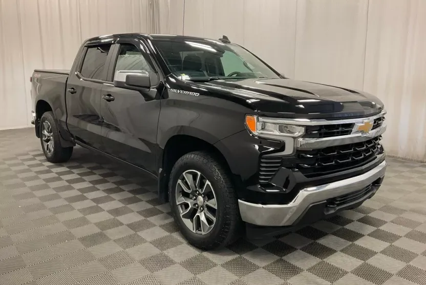 2023 Chevrolet Silverado 1500 LT photo 1