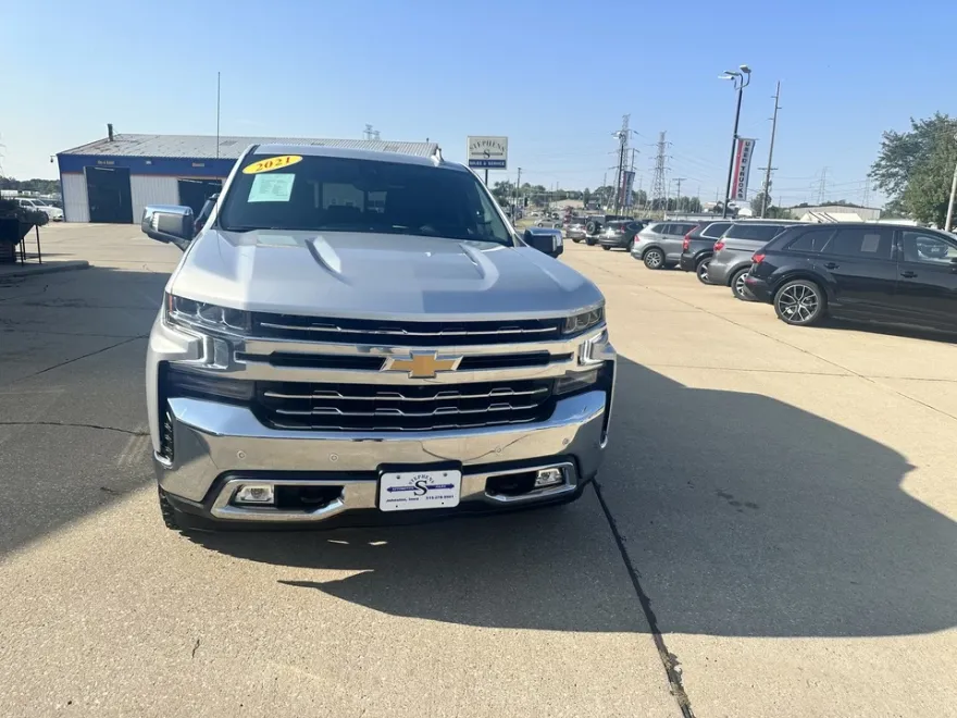 2021 Chevrolet Silverado 1500 LTZ photo 1