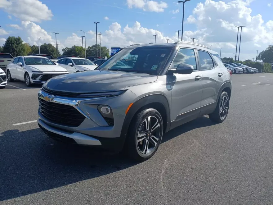 2024 Chevrolet Trailblazer LT photo 1