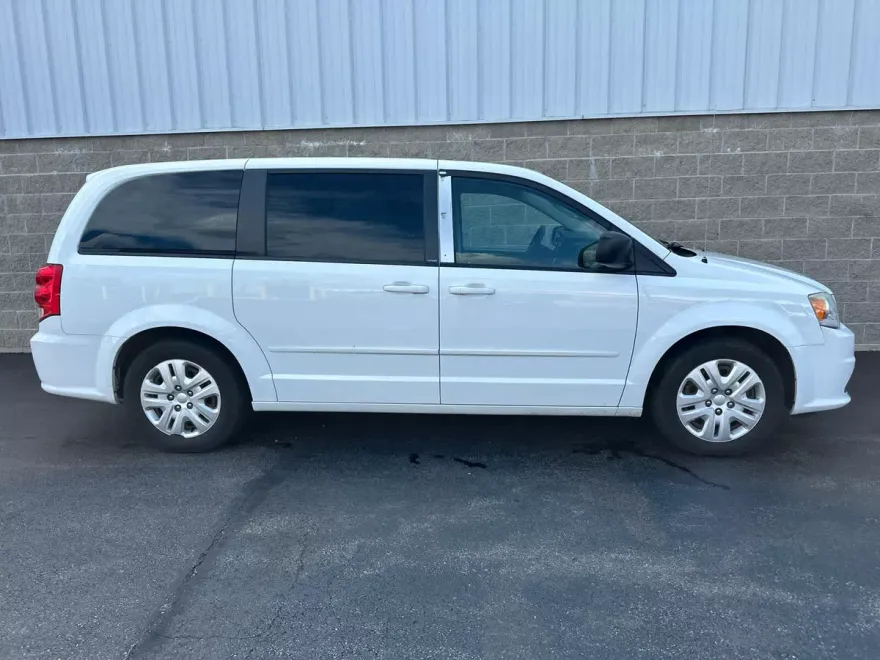 2014 Dodge Grand Caravan SE photo 1