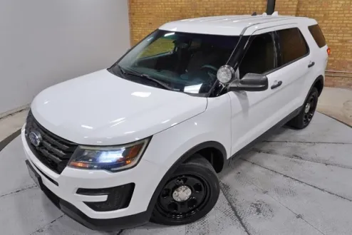 2016 Ford Explorer photo 2