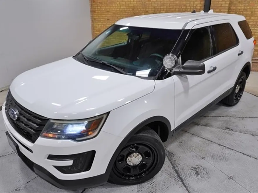 2016 Ford Explorer photo 2