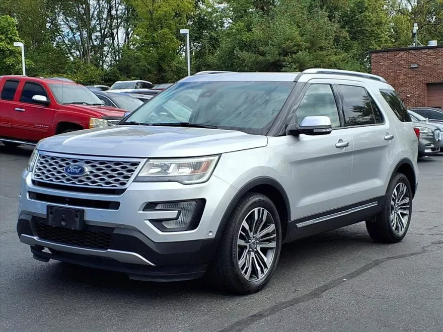 2016 Ford Explorer Platinum photo 1