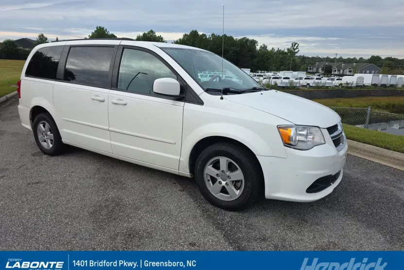 2012 Dodge Grand Caravan SXT photo 1