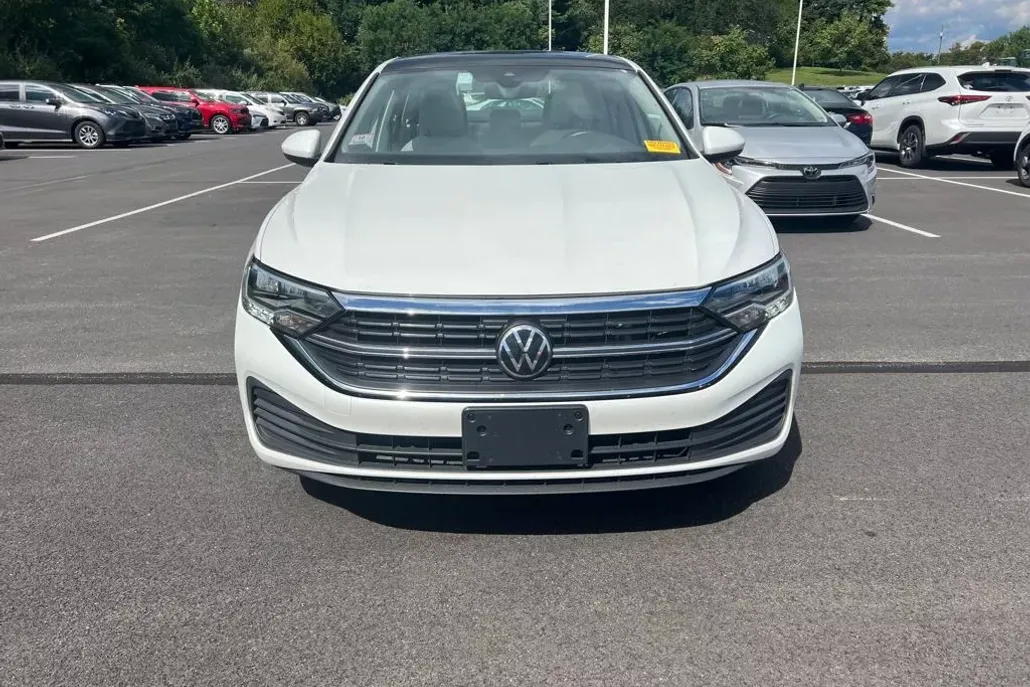 2023 Volkswagen Jetta 1.5T SE photo 1