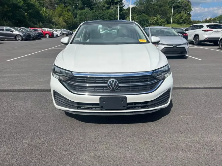 2023 Volkswagen Jetta 1.5T SE photo 1