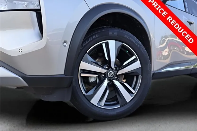 2021 Nissan Rogue Platinum photo 1
