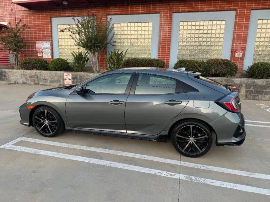 2021 Honda Civic Sport photo 1