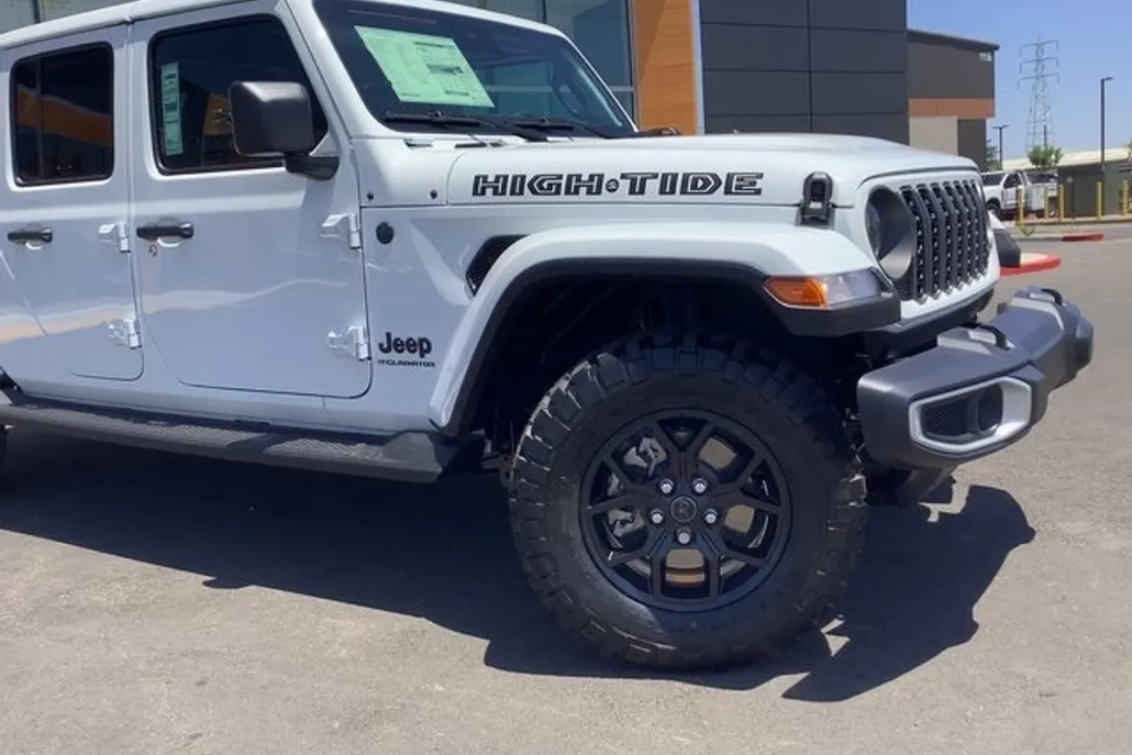 2025 Jeep Gladiator Sport photo 1