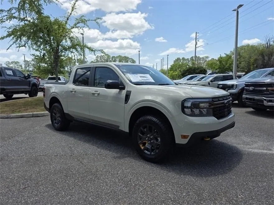 2024 Ford Maverick Lariat photo 1