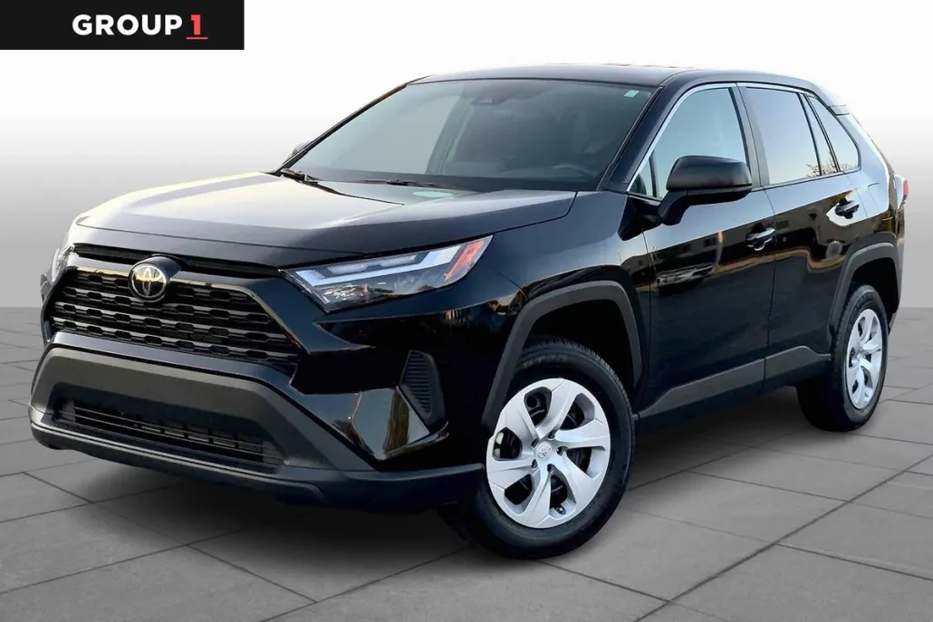 2025 Toyota RAV4 LE photo 1