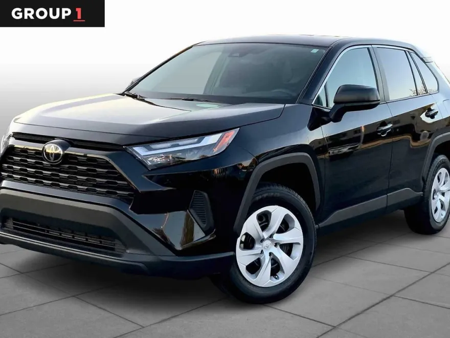 2025 Toyota RAV4 LE photo 1