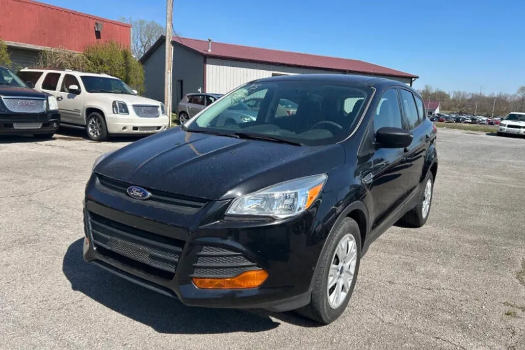 2015 Ford Escape S photo 1