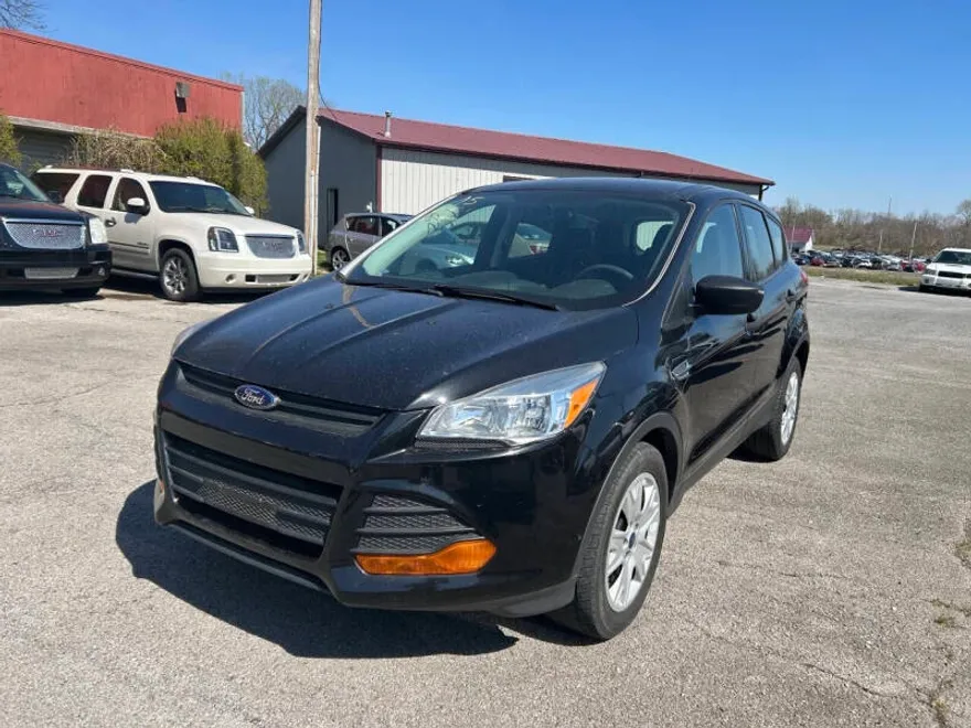 2015 Ford Escape S photo 1